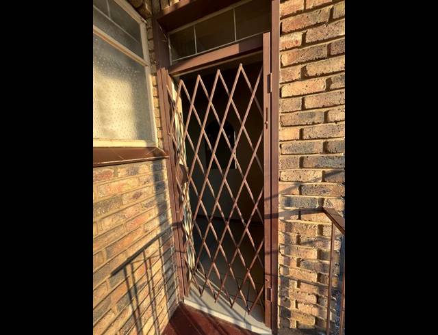 3 BEDROOM APARTMENT FOR SALE IN PRETORIA WEST
